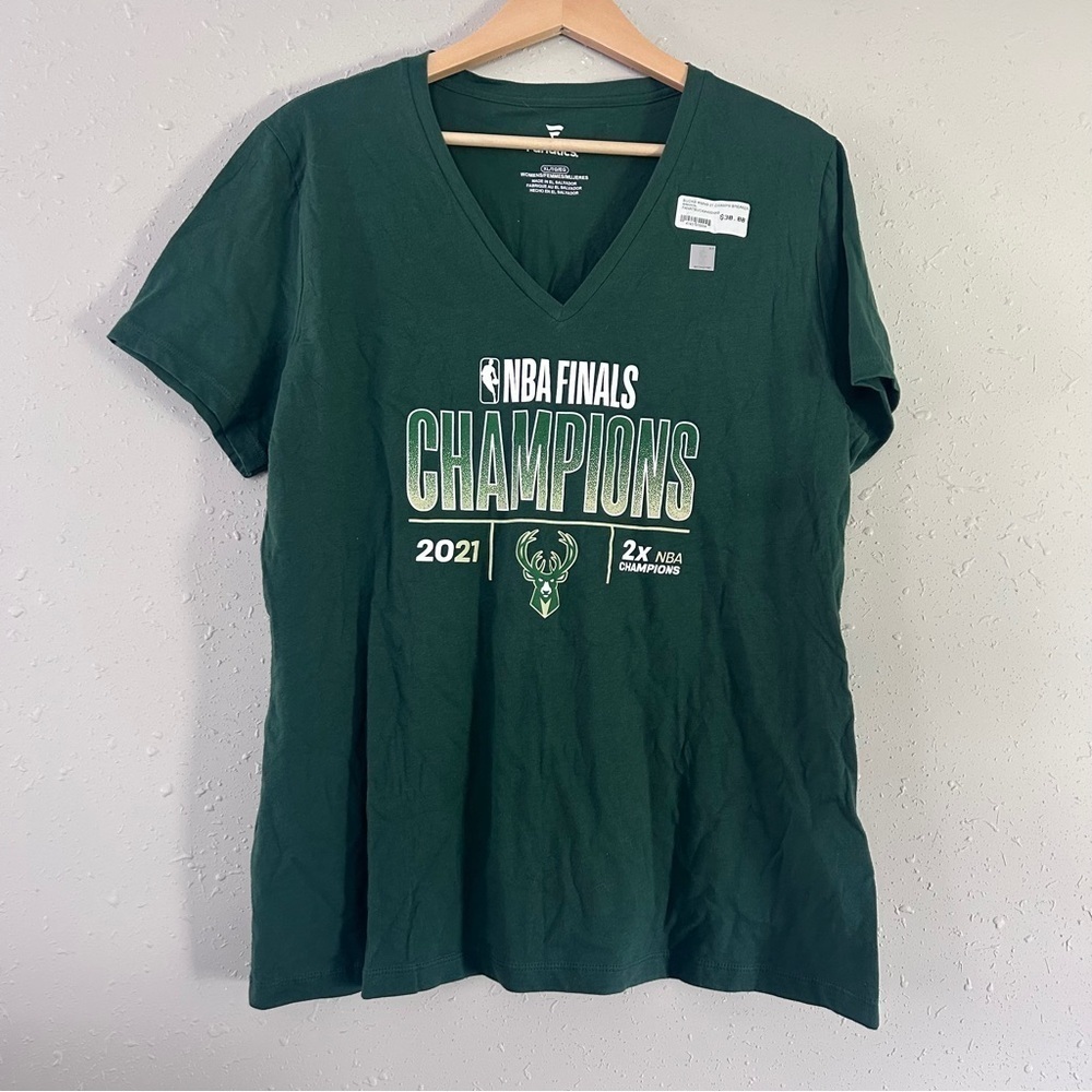Fanatics Milwaukee Bucks NBA Finals Champions Green T-Shirt NWT Athletic